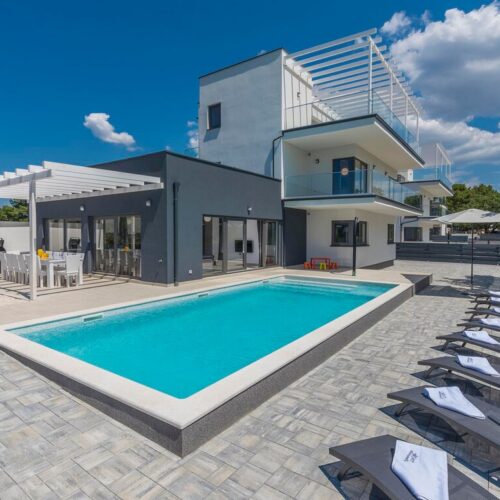 VILLA LUNA