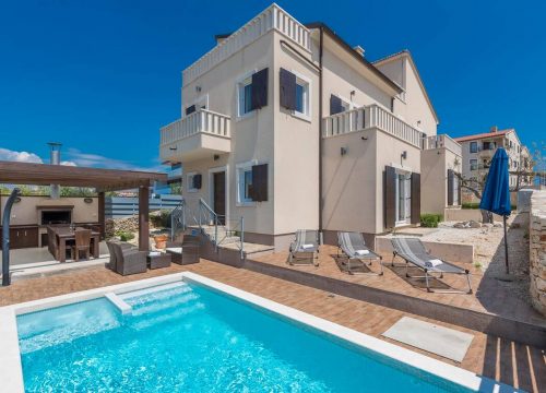 VILLA CASTAGNA